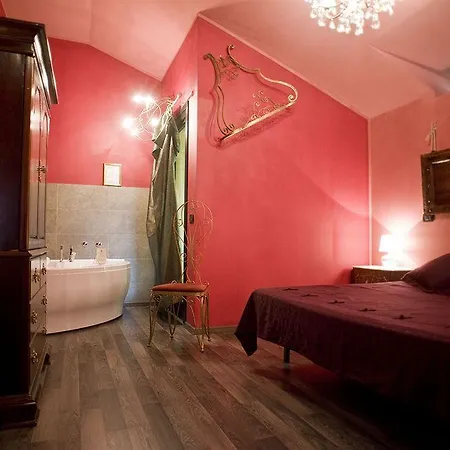 Glicini ホテル ピネローロ