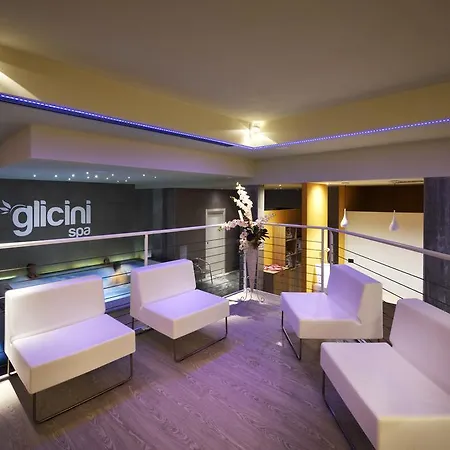 Glicini ホテル ピネローロ