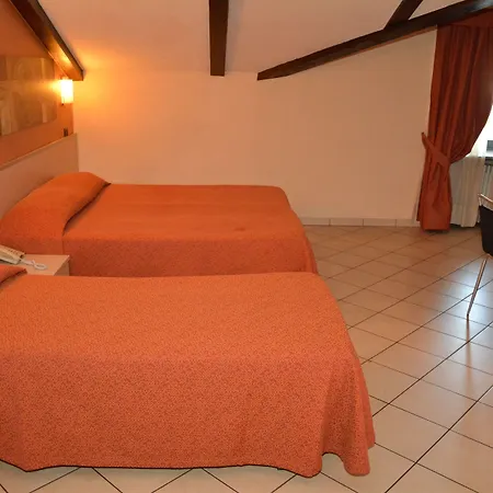 Glicini 4* ピネローロ