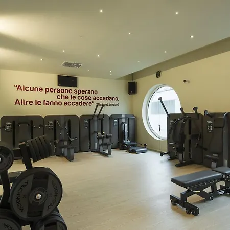 ホテル Glicini ピネローロ