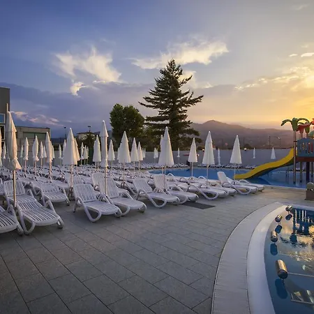 ホテル Glicini ピネローロ